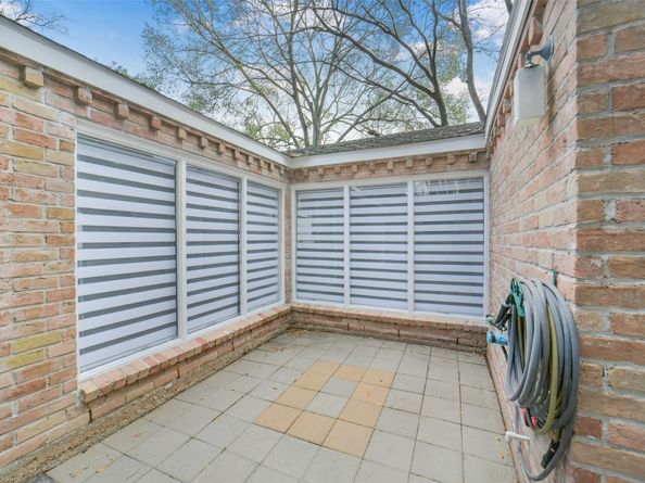 1823 Cherry Bend Drive, Houston TX 77077