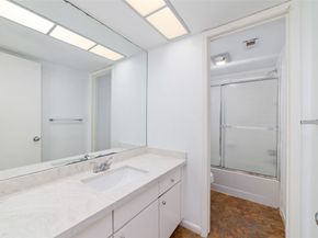 7655 S Braeswood Boulevard 5, Houston TX 77071