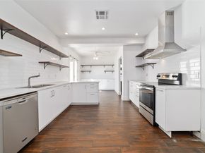 7655 S Braeswood Boulevard 5, Houston TX 77071