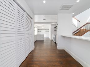 7655 S Braeswood Boulevard 5, Houston TX 77071