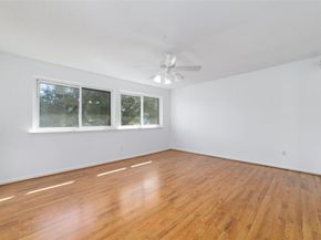 7655 S Braeswood Boulevard 5, Houston TX 77071