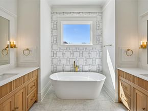 1119 E 7th 1/2 Street, Houston TX 77009