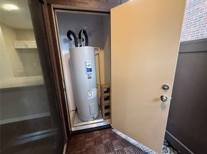 3100 WALNUT BEND Lane 223, Houston TX 77042