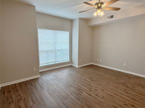 3100 WALNUT BEND Lane 223, Houston TX 77042