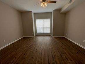 3100 WALNUT BEND Lane 223, Houston TX 77042