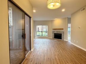 3100 WALNUT BEND Lane 223, Houston TX 77042