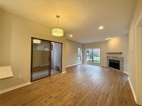 3100 WALNUT BEND Lane 223, Houston TX 77042