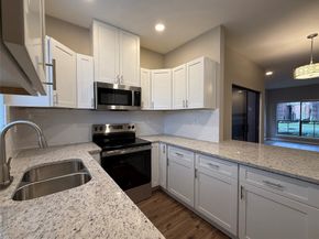 3100 WALNUT BEND Lane 223, Houston TX 77042