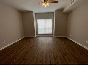 3100 WALNUT BEND Lane 223, Houston TX 77042