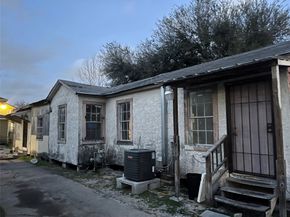 7011 Brownsville Street, Houston TX 77020