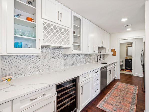101 Shearwater Ct East 34, Jersey City NJ 07305