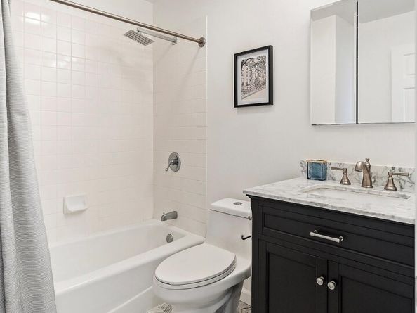 101 Shearwater Ct East 34, Jersey City NJ 07305