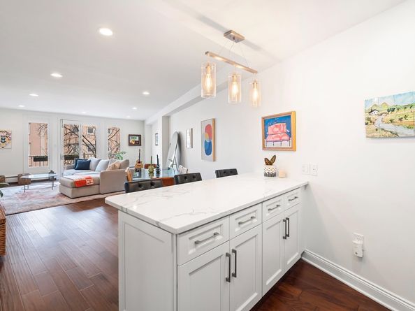 101 Shearwater Ct East 34, Jersey City NJ 07305