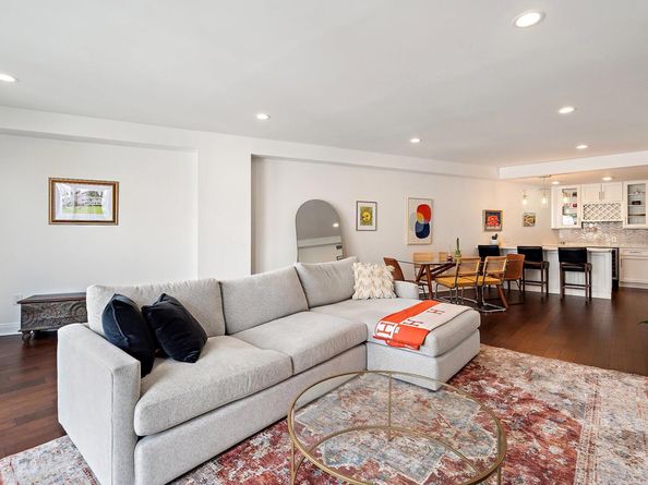 101 Shearwater Ct East 34, Jersey City NJ 07305