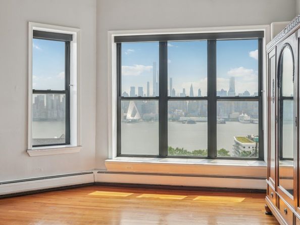 963 Blvd East 43, Weehawken NJ 07086