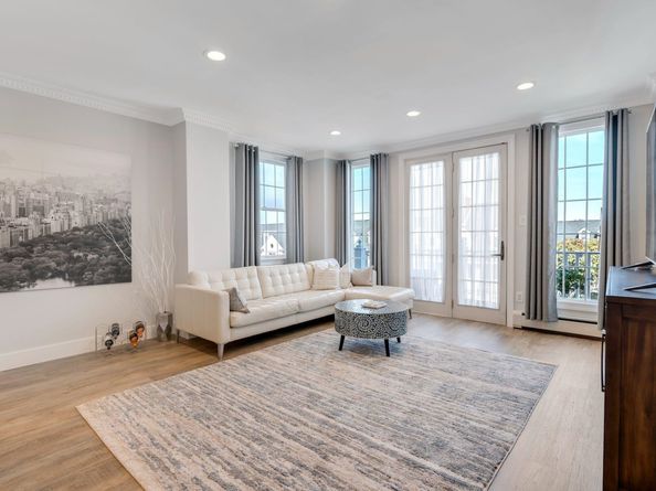 201 Shearwater Ct West 32, Jersey City NJ 07305