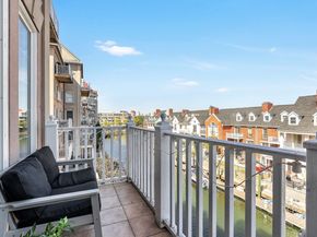 201 Shearwater Ct West 32, Jersey City NJ 07305