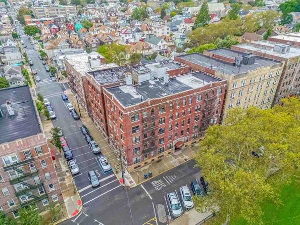 301 79th St E4, North Bergen NJ 07047