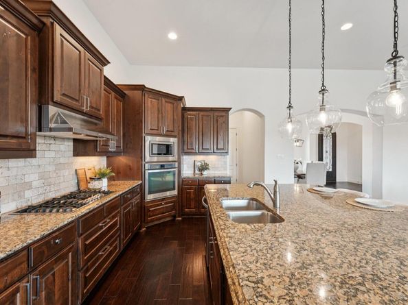 1104 Squaw VLY, Leander TX 78641