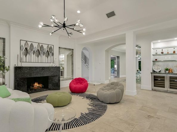 8300 Chalk Knoll DR, Austin TX 78735