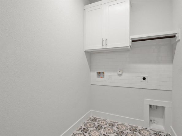 2103 Quiet Stables CIR, Cedar Park TX 78613