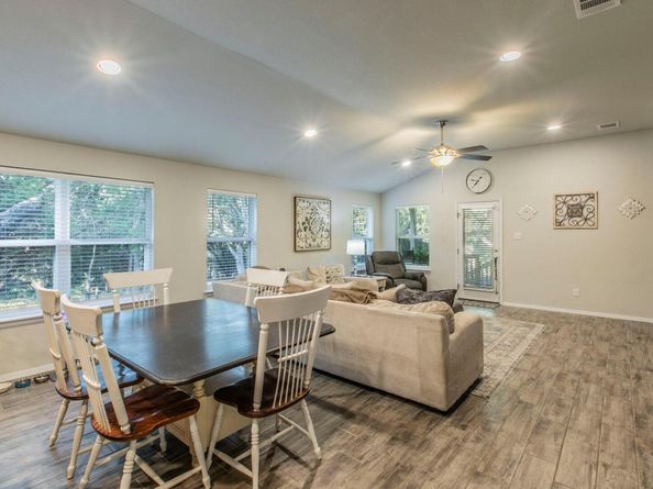 4202 Glendale LN, Lago Vista TX 78645