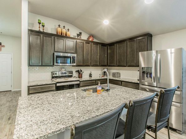 4202 Glendale LN, Lago Vista TX 78645