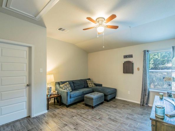 4202 Glendale LN, Lago Vista TX 78645