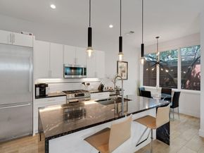 809 Bouldin Ave, Austin TX 78704