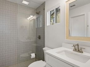 1803 Bouldin Ave, Austin TX 78704