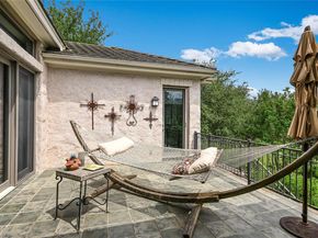 2305 Barton Creek BLVD 28, Austin TX 78735