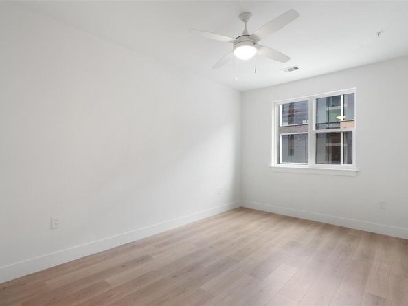1701 Simond Ave 206, Austin TX 78723