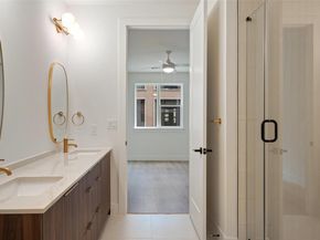 1701 Simond Ave 206, Austin TX 78723