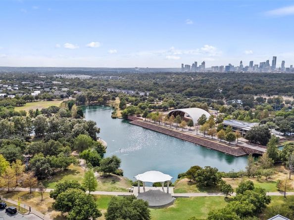 1701 Simond Ave 206, Austin TX 78723