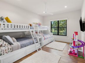 945 Rivercliff DR, Spicewood TX 78669