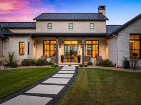 945 Rivercliff DR, Spicewood TX 78669