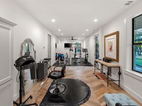 945 Rivercliff DR, Spicewood TX 78669