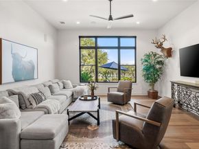 945 Rivercliff DR, Spicewood TX 78669