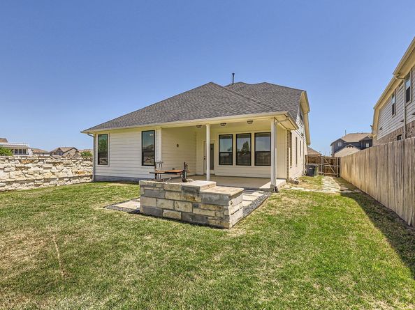 100 Double Mountain RD, Liberty Hill TX 78642
