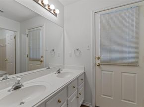 5009 Flaming Oak CV, Austin TX 78749