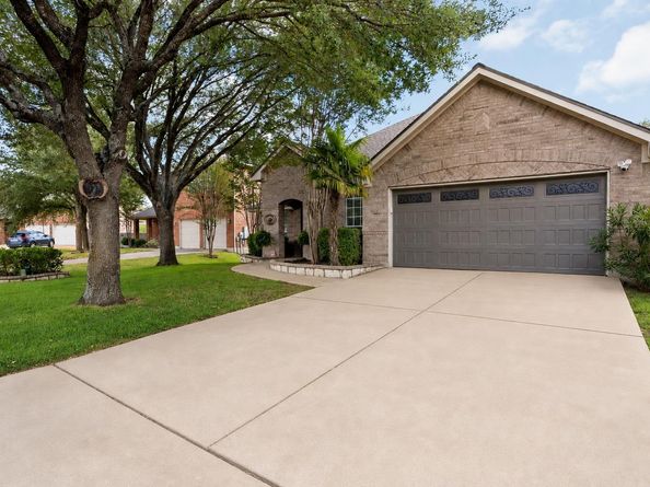2211 Heritage Well LN, Pflugerville TX 78660