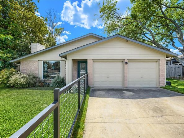 215 Cloudview DR, Austin TX 78745