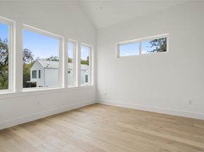 900 S 2nd ST 18, Austin TX 78704