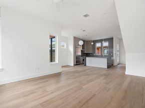 900 S 2nd ST 18, Austin TX 78704