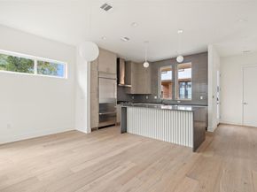 900 S 2nd ST 18, Austin TX 78704