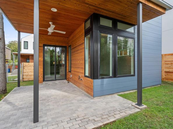 900 S 2nd ST 18, Austin TX 78704