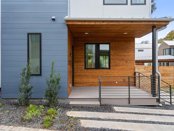 900 S 2nd ST 18, Austin TX 78704