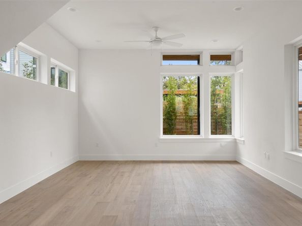 900 S 2nd ST 18, Austin TX 78704