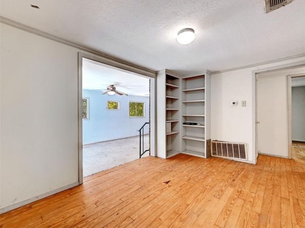 1181 Ridgeway DR, Austin TX 78702