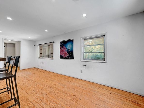 1181 Ridgeway DR, Austin TX 78702